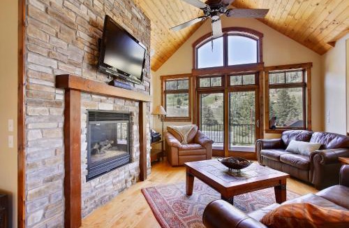 Old Town House | Slopeside Villa 126 Next To WP Resort I Steam Shower I Great Views I Private Hot Tub I Activity Program