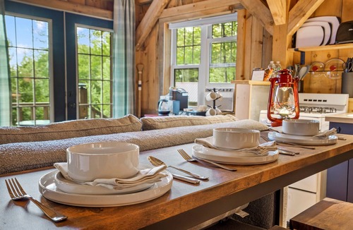 Bethel Cabin | Slow Mornings Hot Tub Nights Dogs Welcome