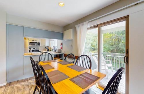 Jeffersonville Apartment | Smugglers' Notch Resort Slopeside 39
