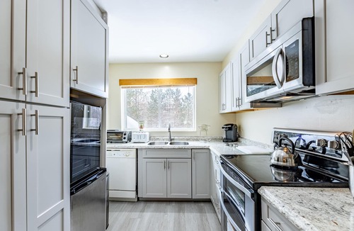 Jeffersonville Resort | Smugglers' Notch Resort Vermont Private 3-Storey 4/3 Townhouse
