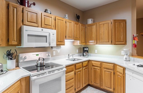 Jeffersonville Condo | Smugglers Notch | Snowy Retreat | Ski, Pools & Mountain Fun