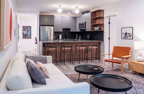 Revelstoke Condo | Snow & Swing Getaway - Three Bedrooms with Hot Tub