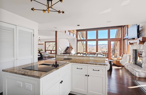 Snowmass Village House | Snowmass Village Retreat with Hot Tub, Game Room & Rooftop Deck Near Base Village