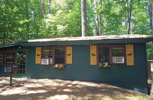 Lake George Cabin | Snowshoe Hare Cabin at the Adirondack Lodge - 5 mins to Lake George Village
