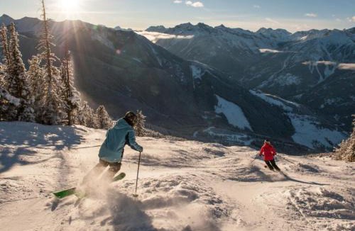 East Kootenay Apartment | Snowshoe Summit, Ski-in,out, Hot Pools, Sauna