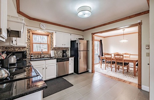 Bethel House | Snowy Owl - Dog friendly, Cozy Cape, 3 bedroom, 2 bath on dead end road!