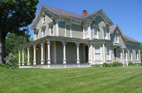 Mount Holly House | So Pretty Up Here! ~ Busy Holiday Events & Snowing, building up Everyday!