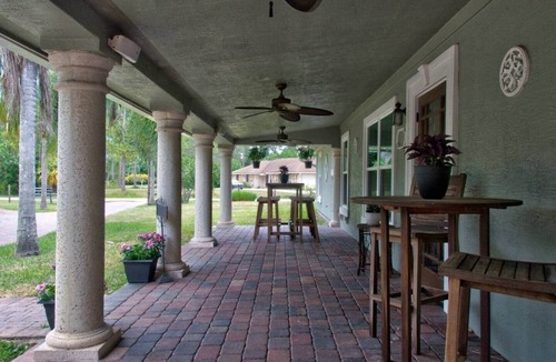 Jupiter Farms House | Soak Up Sunny FL Vibes at this Rad Ranch House