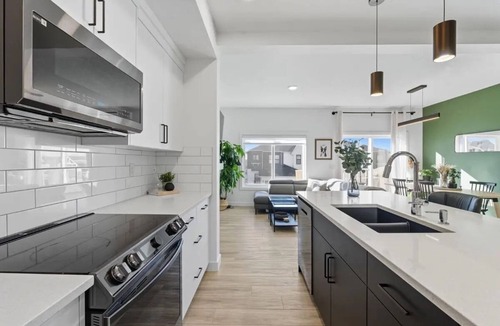 Cochrane House | Sol Haus | Modern Retreat in Cochrane