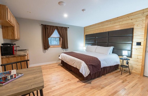 Bethlehem Resort | Solo King Room White Mountains Resort