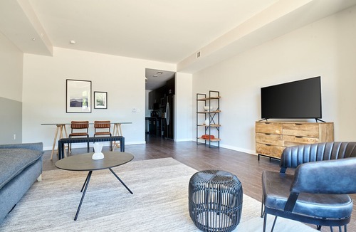 University Park Apartment | Sonder | University Park | Airy 1BR + Pool
