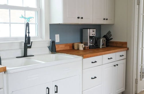 Old Orchard Beach Cottage | Soothing 2-bedroom cottage with Sauna in Old Orchard Beach