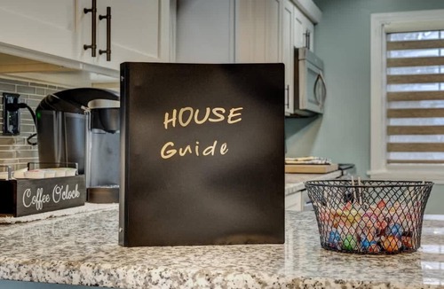 South Euclid House | South Euclid Home 10 Minutes to Cleveland Clinic