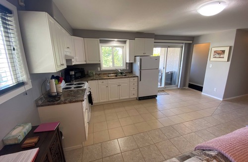 Okanagan-Similkameen Bed & Breakfast | South Okanagan Retreat - Lakeviews and Wine