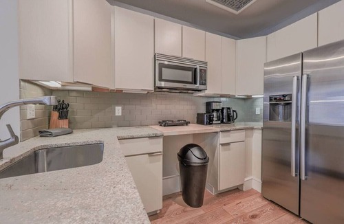 Back Bay Apartment | Spacious 1bed/1bath in Back Bay