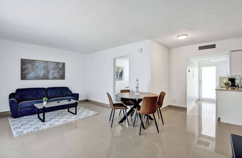 Mango Groves Apartment | Spacious 1BR Retreat in Lake Worth