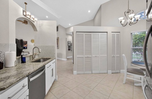 Hunt Club Villa | Spacious 2-bedroom Villa in PGA National Golf Community-Available up to 2 Months