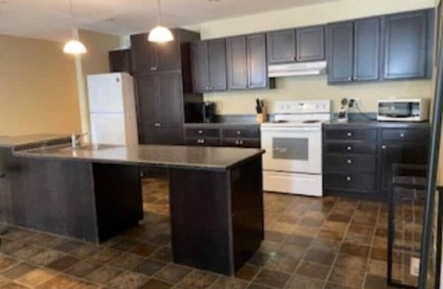 Regina House | Spacious 2 Bdm. Accessible.