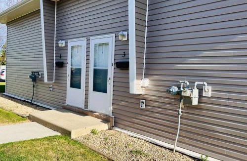 Camrose Apartment | Spacious 2-bedroom apartment