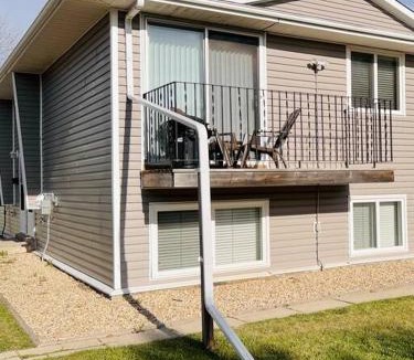 Camrose Apartment | Spacious 2-bedroom apartment