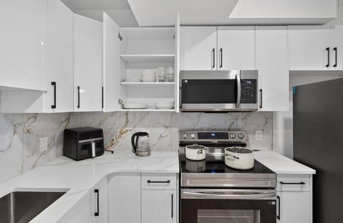 Southwest Edmonton Apartment | # Spacious 2-Bedroom in Southwest Edmonton, Canada