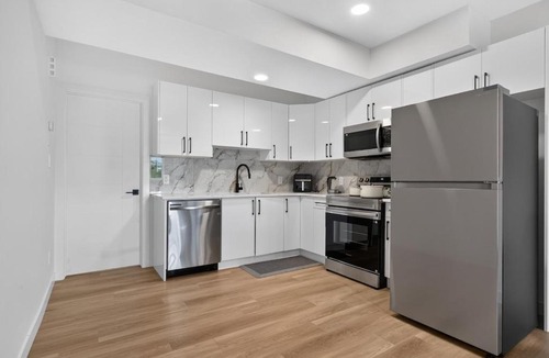Southwest Edmonton Apartment | # Spacious 2-Bedroom in Southwest Edmonton, Canada