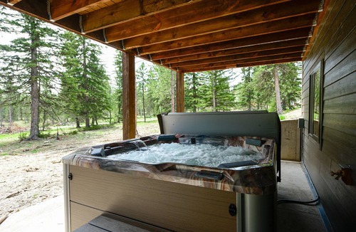 Lead Cabin | Spacious 3,000 Sq. Ft. Lodge W/Hot Tub, Walking Distance to Clubhouse Pool!