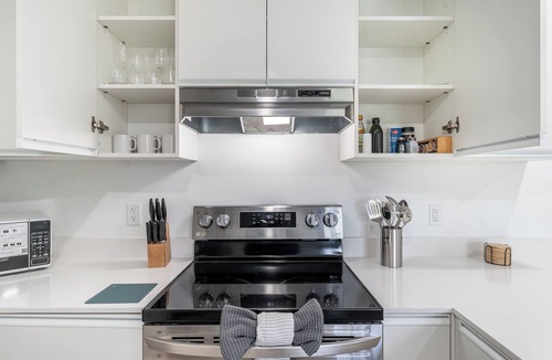 Little Ranches Apartment | Spacious 3-bedroom apartment with AC, fitness room in delightful Hollywood