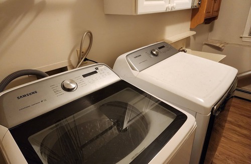 Rimmon Heights Apartment | Spacious 3-bedroom, your Cozy Home Away From Home Comfort,Quiet, and Convenience