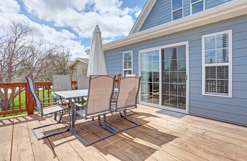 Custer House | Spacious 3BR Home w/Deck – Right in Downtown Custer, Shops & Dining!
