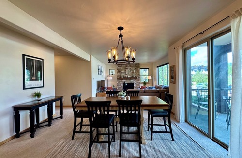Winter Park Condo | Spacious 3BR, Perfect Downtown location w/Pool, Hot tub, & Shuttle Access