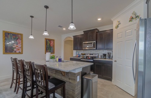 Fort Pierce House | Spacious 3BR residential near the beach (10 mins)