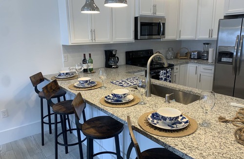 Stuart Condo | Spacious 3BR with Garage, Walking distant to Downtown
