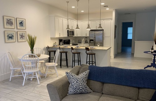 Stuart Condo | Spacious 3BR with Garage, Walking distant to Downtown