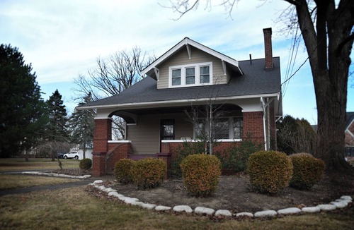 Lorain County House | Spacious 4-bdrm house & Lake view sitting area in backyard & lake access nearby