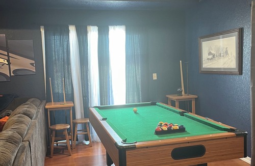 Summerset House | Spacious 4-bedroom house in lovely Summerset with AC