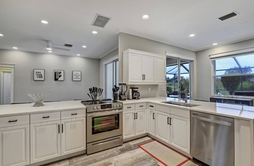 Westminster House | Spacious 4-bedroom house with private pool in golf course community