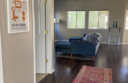 Parkway House | Spacious 4bd/3.5 bath house, Quiet Albuquerque Neighborhood