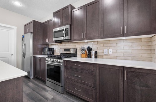 Calgary House | Spacious 4BR/2.5BA Home Retreat in Cornerstone! Pet Friendly!
