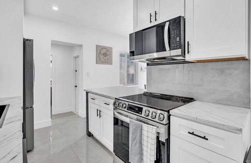 Buena Vista House | Spacious 4BR HomeGatedFree ParkingMiami Design DistrictWynwood
