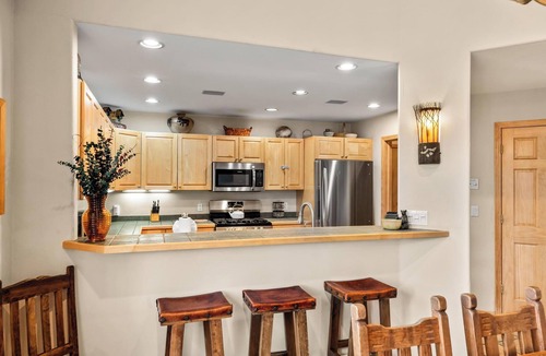 Steamboat Springs House | Spacious 4BR Luxury Home Near the Slopes | Ideal for Families and Groups!