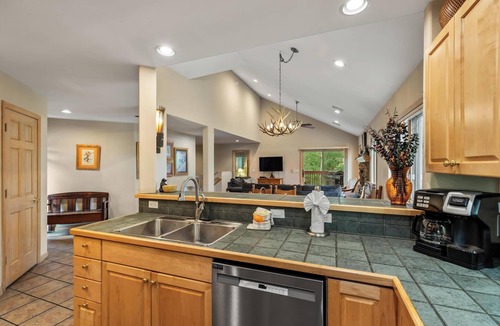 Steamboat Springs House | Spacious 4BR Luxury Home Near the Slopes | Ideal for Families and Groups!