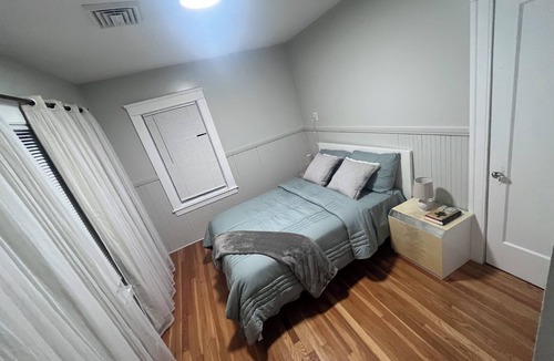 Union HIll Apartment | Spacious 5-bedroom apartment