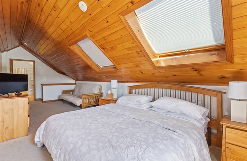 Sunday River Area House | Spacious 5-bedroom house in pleasant Newry perfect for families