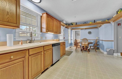 LaGrange House | Spacious 5BR Family Golf Oberlin-College Downtown
