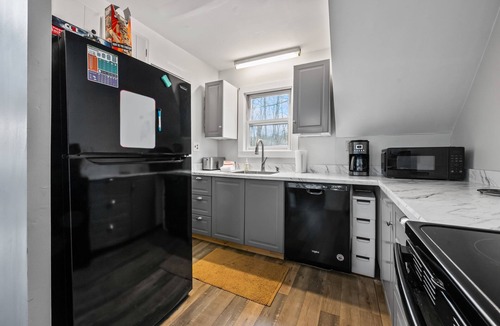 Bartlett House | Spacious 5BR Retreat - Duplex close to Attitash