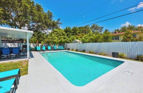 Ives Estates House | Spacious 5BR Villa with Private Pool Near Hard Rock Stadium