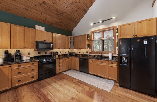Lincoln House | Spacious 6BR Family Vacation Dream Home, Book Now!