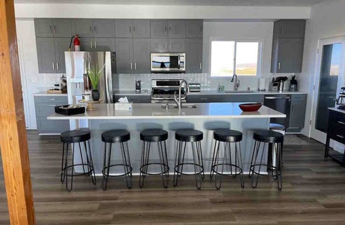Daniel Cabin | Spacious 9-bedroom lodge near charming Big Piney with WiFi