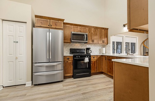 West Dover House | Spacious and Comfortable 4+2 bedroom chalet With private Hot Tub and Sauna